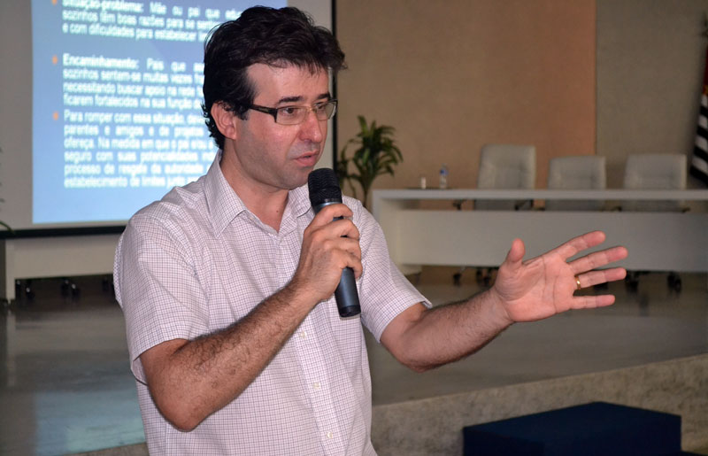 O psicólogo João Roberto Franco conduziu o seminário, ministrado no Auditório Miguel Reale