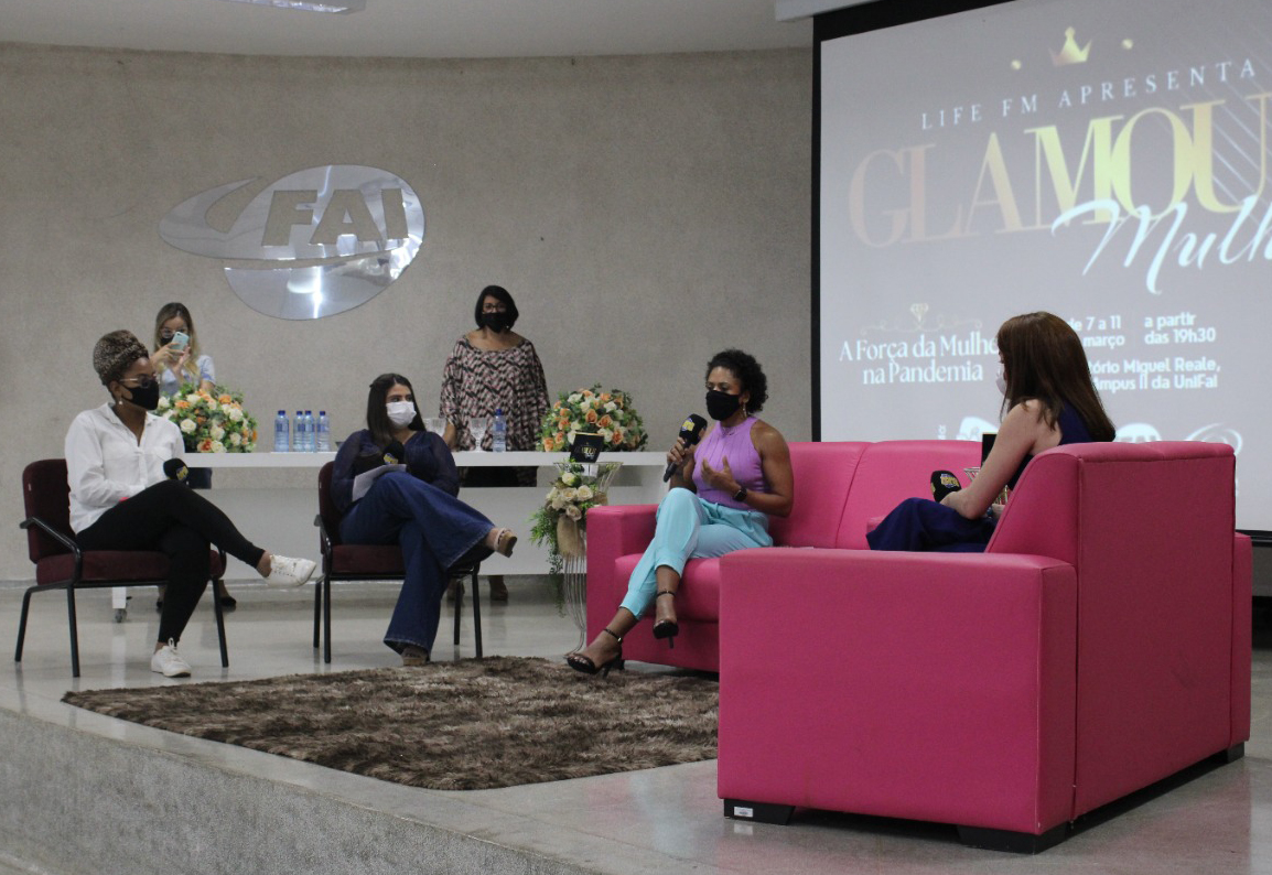 Roda de conversa entre mulheres marcou o primeiro dia do Glamour Mulher 2022 no Auditório Miguel Reale, no Câmpus II